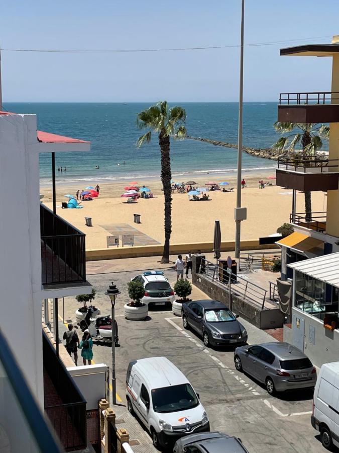 Vistas Al Mar A 10 Metros De La Playa De Regla Parking Gratis Chipiona Exterior foto